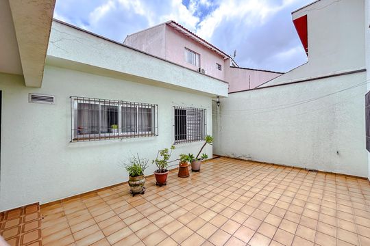 Área externa de casa à venda com 4 quartos, 245m² em Cidade Mãe do Céu, São Paulo