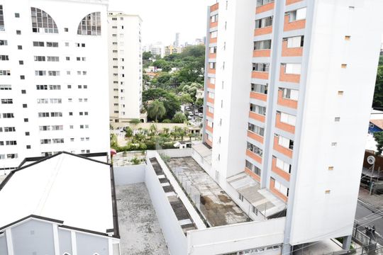 Vista de apartamento à venda com 3 quartos, 115m² em Pinheiros, São Paulo