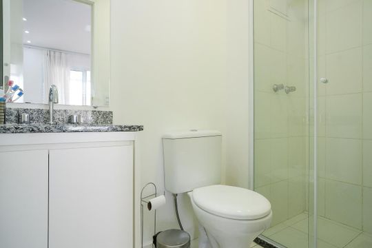 Banheiro de apartamento à venda com 1 quarto, 36m² em Rudge Ramos, São Bernardo do Campo
