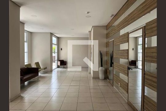 Hall social de apartamento à venda com 2 quartos, 70m² em Vila Romana, São Paulo