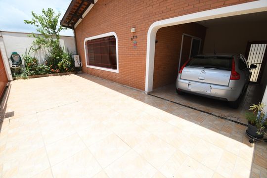 Garagem de casa à venda com 3 quartos, 200m² em Jardim Santa Genebra Ii (barao Geraldo), Campinas