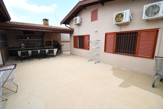 Quintal de casa à venda com 3 quartos, 200m² em Jardim Santa Genebra Ii (barao Geraldo), Campinas