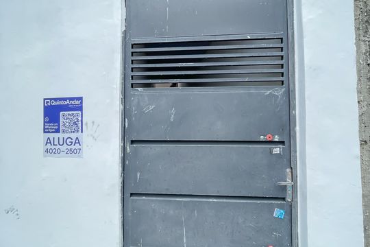 Fachada de casa para alugar com 2 quartos, 65m² em Ayrosa, Osasco