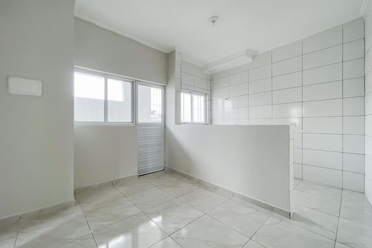 Casa para alugar com 2 quartos, 65m² em Ayrosa, Osasco