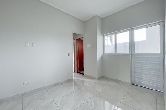 Sala de casa para alugar com 2 quartos, 65m² em Ayrosa, Osasco