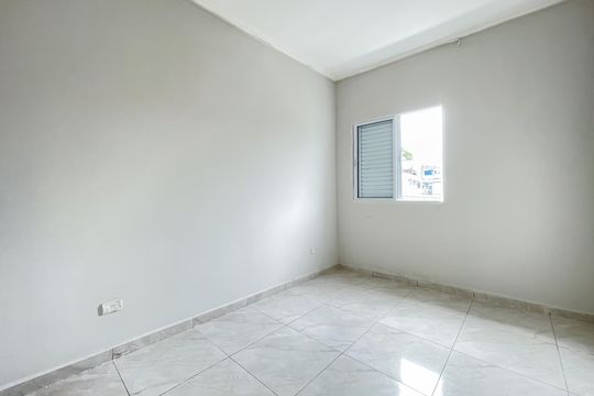 Quarto 1 de casa para alugar com 2 quartos, 65m² em Ayrosa, Osasco