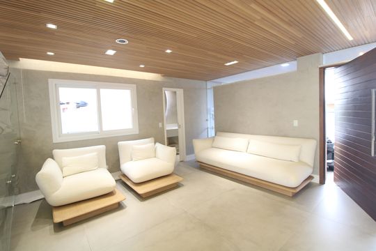Sala de casa de condomínio à venda com 4 quartos, 200m² em Interlagos, São Paulo