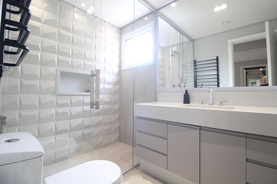 Banheiro comum de casa de condomínio à venda com 4 quartos, 200m² em Interlagos, São Paulo