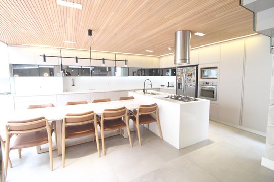 Cozinha de casa de condomínio à venda com 4 quartos, 200m² em Interlagos, São Paulo