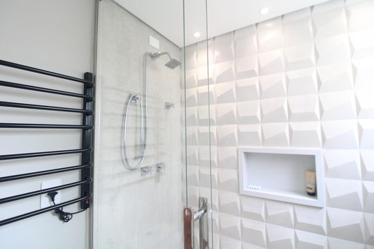 Banheiro comum de casa de condomínio à venda com 4 quartos, 200m² em Interlagos, São Paulo