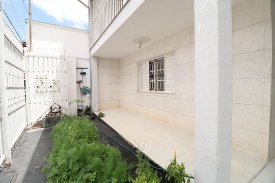 Jardim de casa para alugar com 6 quartos, 300m² em Martins, Uberlândia
