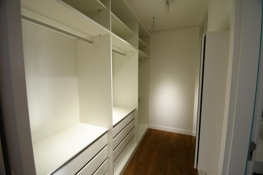 Closet da Suíte 3 de casa à venda com 3 quartos, 138m² em Bosque das Palmeiras, Campinas