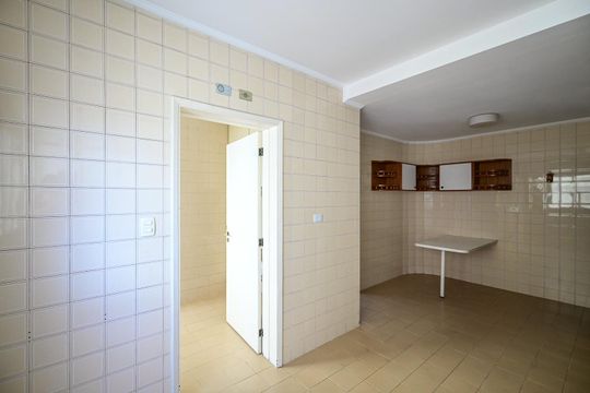 Cozinha de apartamento à venda com 3 quartos, 160m² em Vila Suzana, São Paulo