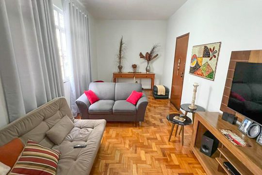 Apartamento para alugar com 3 quartos, 118m² em Santo Antônio, Belo Horizonte