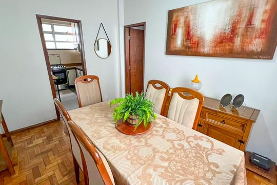 Apartamento para alugar com 3 quartos, 118m² em Santo Antônio, Belo Horizonte