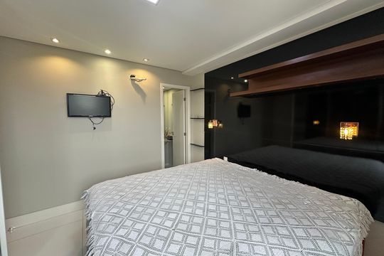 Suíte de apartamento à venda com 2 quartos, 60m² em Jardim Tupanci, Barueri