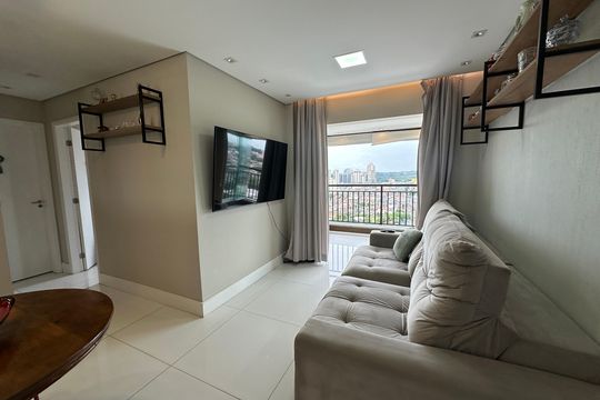 Apartamento à venda com 2 quartos, 60m² em Jardim Tupanci, Barueri