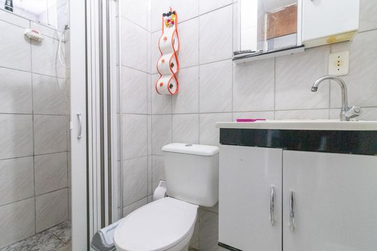 Banheiro de apartamento à venda com 2 quartos, 52m² em Vila Silvia, São Paulo