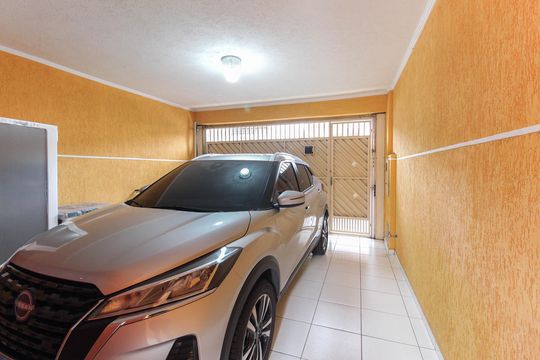 Garagem de casa à venda com 3 quartos, 170m² em Parque Cruzeiro do Sul, São Paulo