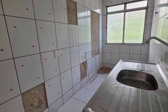 Cozinha de apartamento para alugar com 2 quartos, 49m² em Taquara, Rio de Janeiro