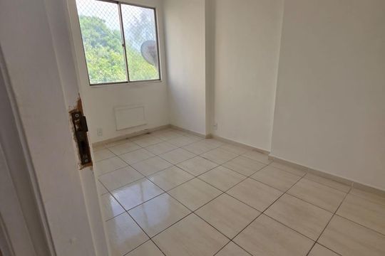 Quarto de apartamento para alugar com 2 quartos, 49m² em Taquara, Rio de Janeiro