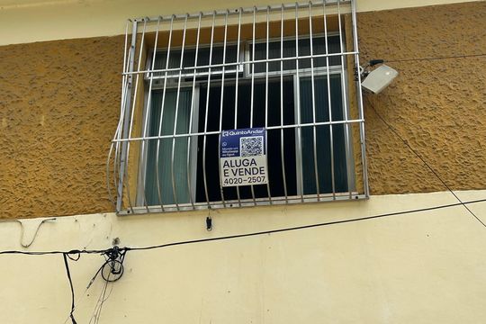 Fachada + plaquinha de apartamento para alugar com 2 quartos, 38m² em Piedade, Rio de Janeiro