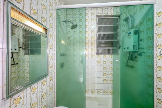 Banheiro de apartamento para alugar com 2 quartos, 36m² em Flamengo, Rio de Janeiro