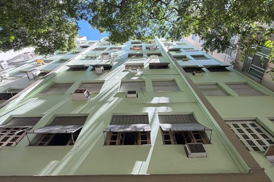 Fachada de apartamento para alugar com 2 quartos, 36m² em Flamengo, Rio de Janeiro