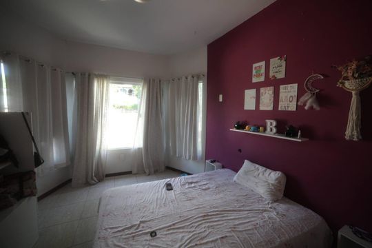 Casa à venda com 3 quartos, 195m² em Baldeador, Niterói