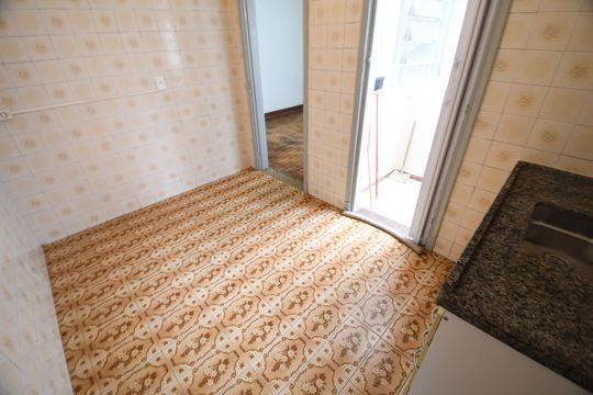 Cozinha de apartamento à venda com 2 quartos, 75m² em Centro, Campinas