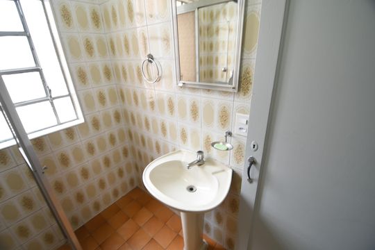 Banheiro de apartamento à venda com 2 quartos, 75m² em Centro, Campinas