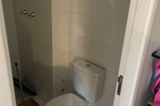 Banheiro de apartamento para alugar com 2 quartos, 55m² em Vila Itapegica, Guarulhos