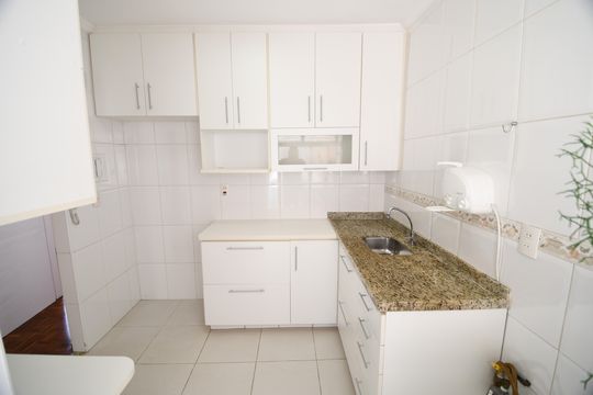 Cozinha de apartamento à venda com 2 quartos, 59m² em Taquaral, Campinas