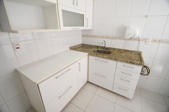 Cozinha de apartamento à venda com 2 quartos, 59m² em Taquaral, Campinas