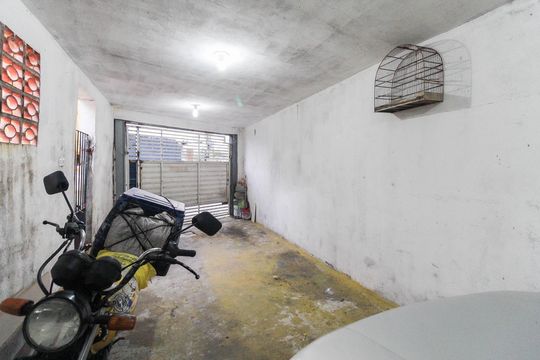 Garagem de casa à venda com 3 quartos, 120m² em Cidade Líder, São Paulo