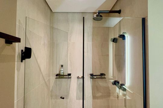 Banheiro de kitnet/studio à venda com 1 quarto, 32m² em Cerqueira César, São Paulo