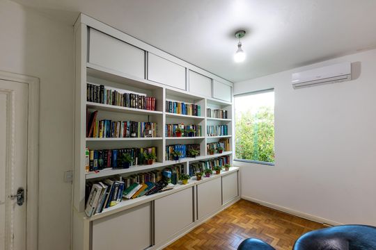Escritório de casa à venda com 4 quartos, 220m² em Vila do Ouro, Nova Lima