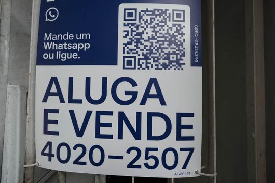 Fachada de casa para alugar com 1 quarto, 135m² em Vila Nhocuné, São Paulo