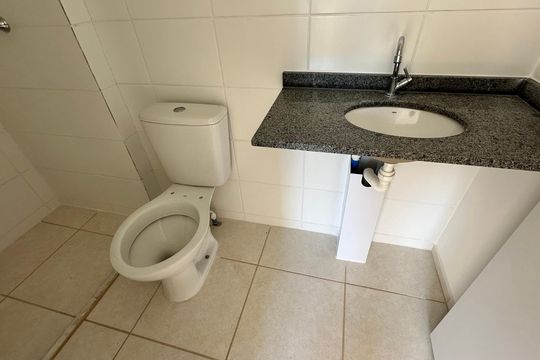 Banheiro do Quarto 2 de apartamento à venda com 2 quartos, 54m² em Barra Olímpica, Rio de Janeiro