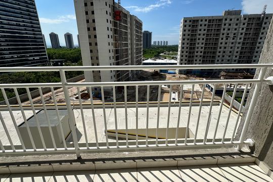 Varanda de apartamento à venda com 2 quartos, 54m² em Barra Olímpica, Rio de Janeiro