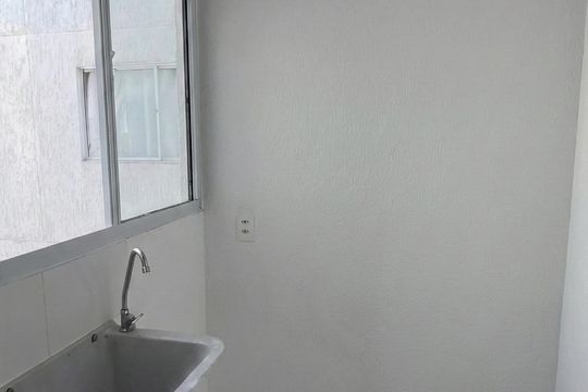 Área de serviço de apartamento para alugar com 2 quartos, 60m² em Rubem Berta, Porto Alegre