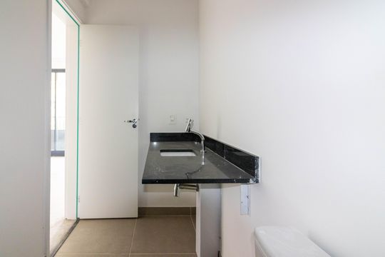 Banheiro Social de kitnet/studio à venda com 1 quarto, 37m² em Itaim Bibi, São Paulo