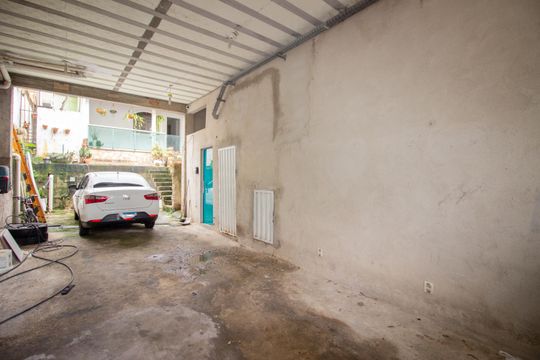 Garagem de casa à venda com 2 quartos, 360m² em Fonte Grande, Contagem
