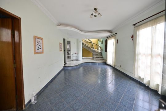 Casa à venda com 5 quartos, 400m² em Anhangüera, Goiânia