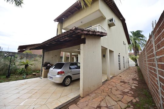 Casa à venda com 5 quartos, 400m² em Anhangüera, Goiânia
