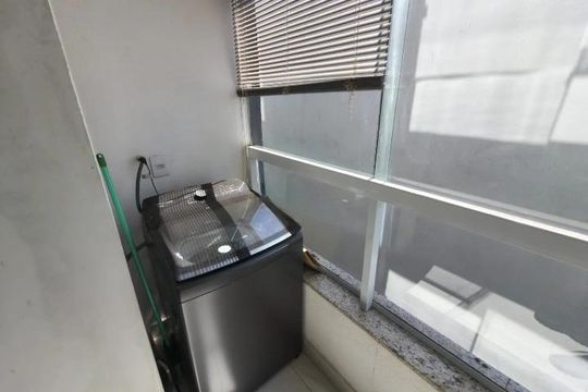 Área de serviço de apartamento para alugar com 2 quartos, 92m² em Santa Mônica, Uberlândia