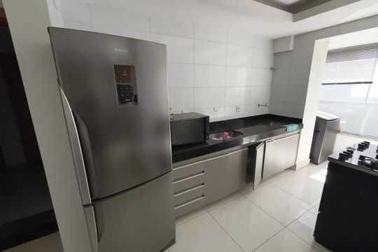 Cozinha de apartamento para alugar com 2 quartos, 92m² em Santa Mônica, Uberlândia