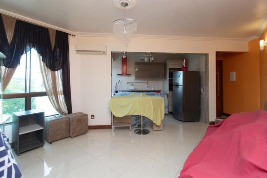 Sala de apartamento à venda com 1 quarto, 46m² em Nonoai, Porto Alegre