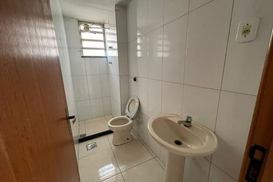 Banheiro de apartamento à venda com 2 quartos, 60m² em Irajá, Rio de Janeiro