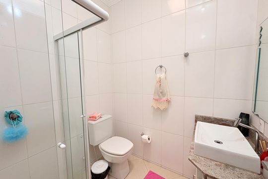 Banheiro Social de casa de condomínio à venda com 3 quartos, 84m² em Vila Aparecida, Jundiaí